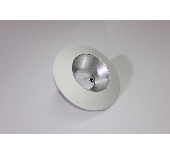 Накладное декоративное кольцо (белое/серебро) в светильник серии ROUND-OUT-02/03 and ROUND-IN-03/04 фото 1